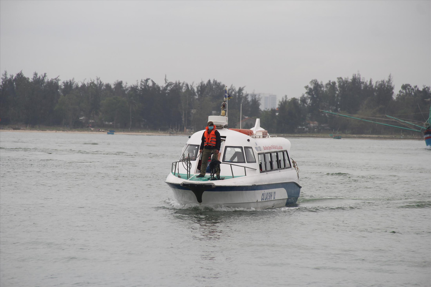 Lực lượng chức năng khẩn trương tìm kiếm 2 nạn nhân mất tích còn lại