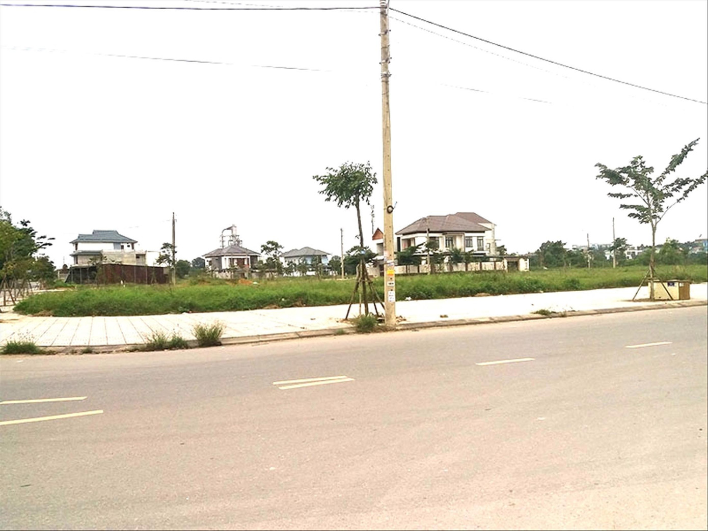 Những lô đất ở đường Đại Cồ Việt, TP Đông Hà đang “sốt” giá Những lô đất ở đường Đại Cồ Việt, TP Đông Hà đang “sốt” giá