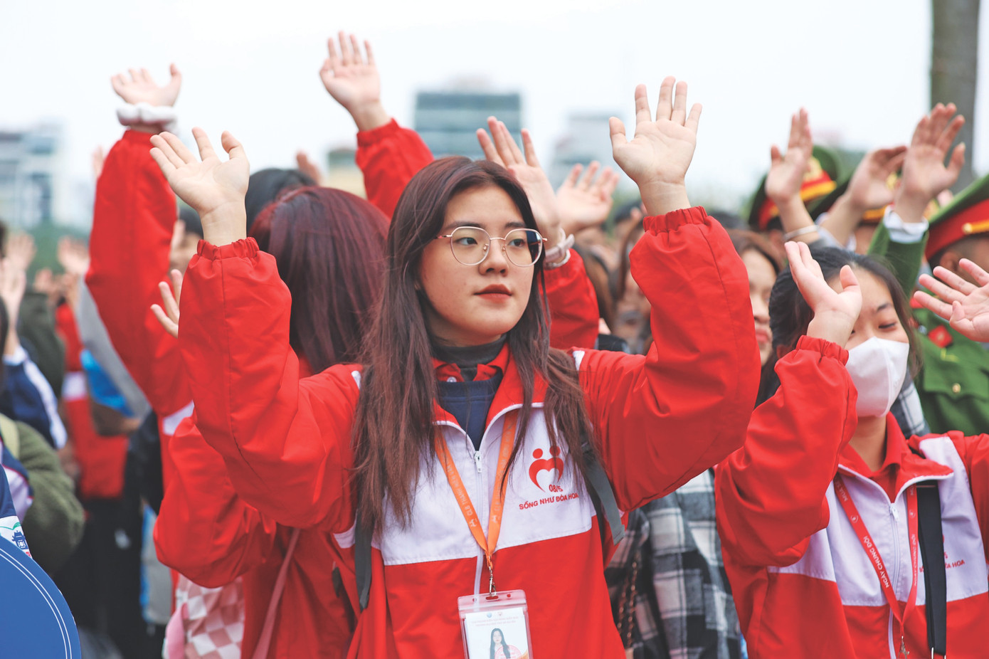 Bạn trẻ Thủ đô hào hứng tham gia Ngày thanh niên cùng hành động chào mừng thành công Đại hội Đoàn toàn quốc lần thứ XII. Ảnh: Như Ý