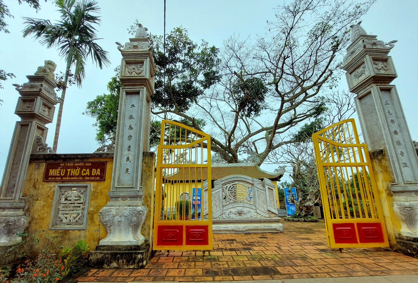 Miếu thờ Ca Da. Miếu thờ Ca Da.