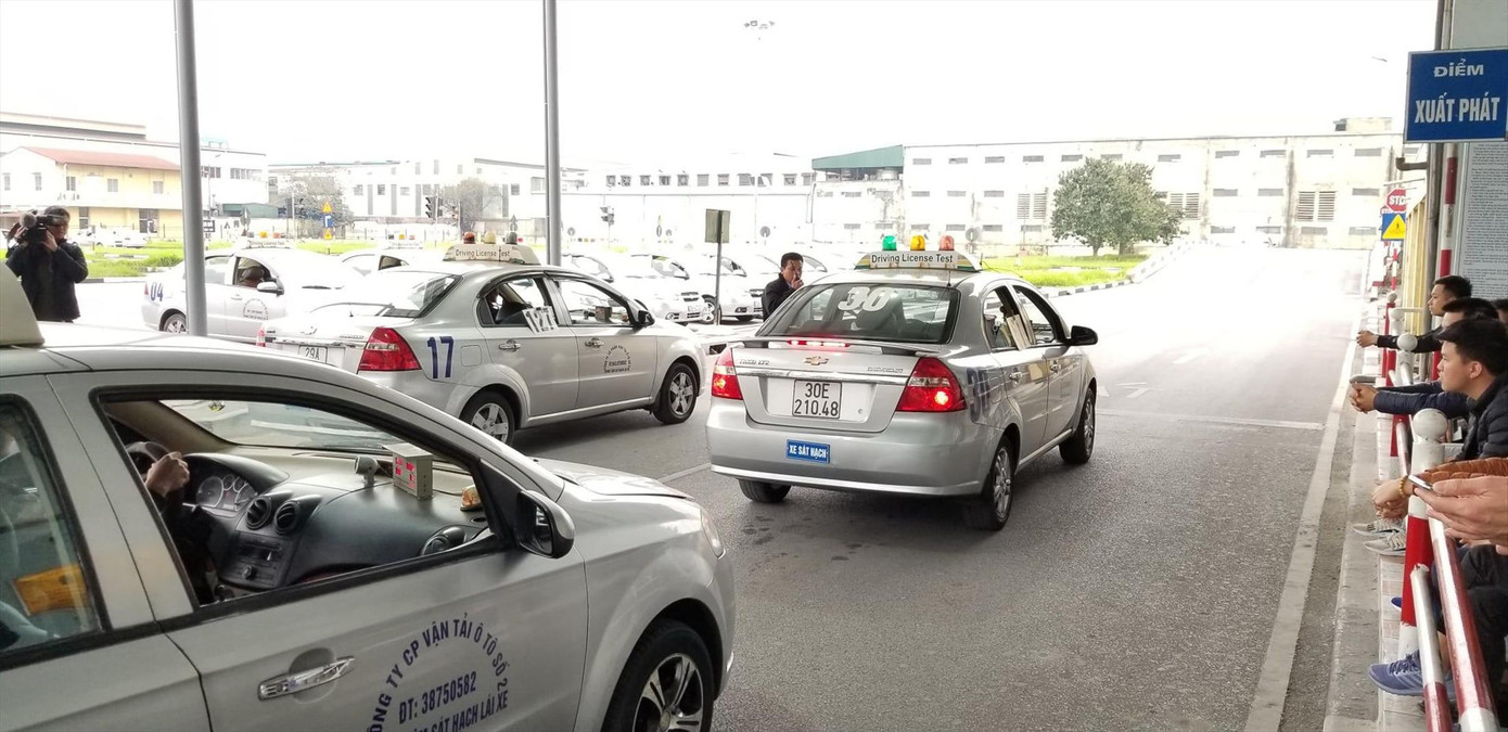 Nhiều cơ sở đào tạo lái xe cho biết, sẽ gặp khó nếu phải áp dụng cabin trong học lái ô tô Ảnh: Lê Hữu Việt Nhiều cơ sở đào tạo lái xe cho biết, sẽ gặp khó nếu phải áp dụng cabin trong học lái ô tô Ảnh: Lê Hữu Việt