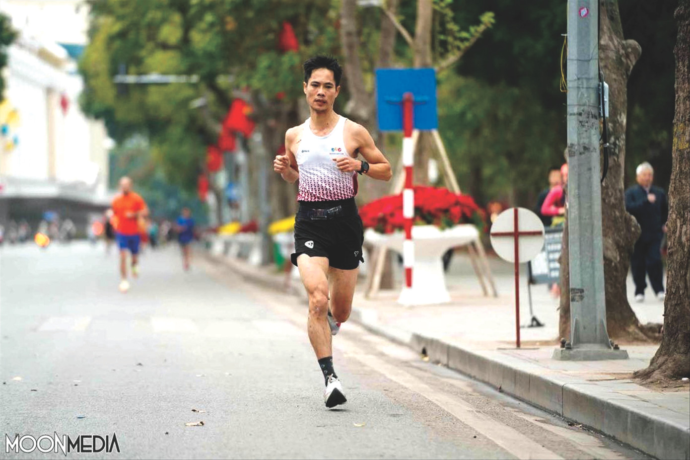 Cao Hà, nhà vô địch Tiền Phong Marathon hệ phong trào đầu tiênẢnh: Trần Lê Tuấn
