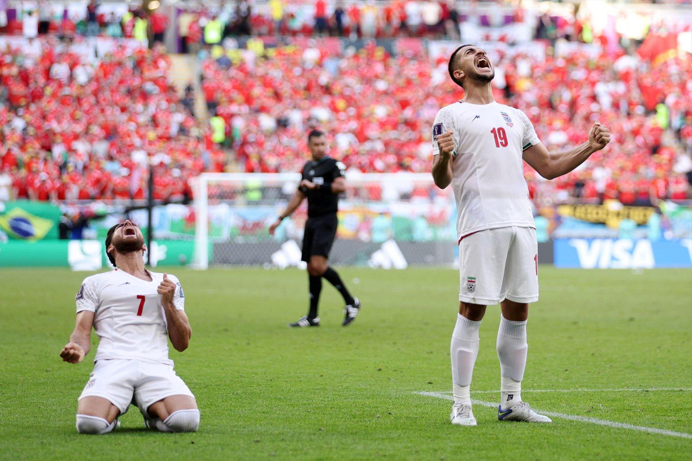 Các cầu thủ Iran sẽ đụng mặt tuyển Mỹ vào rạng sáng 30/11