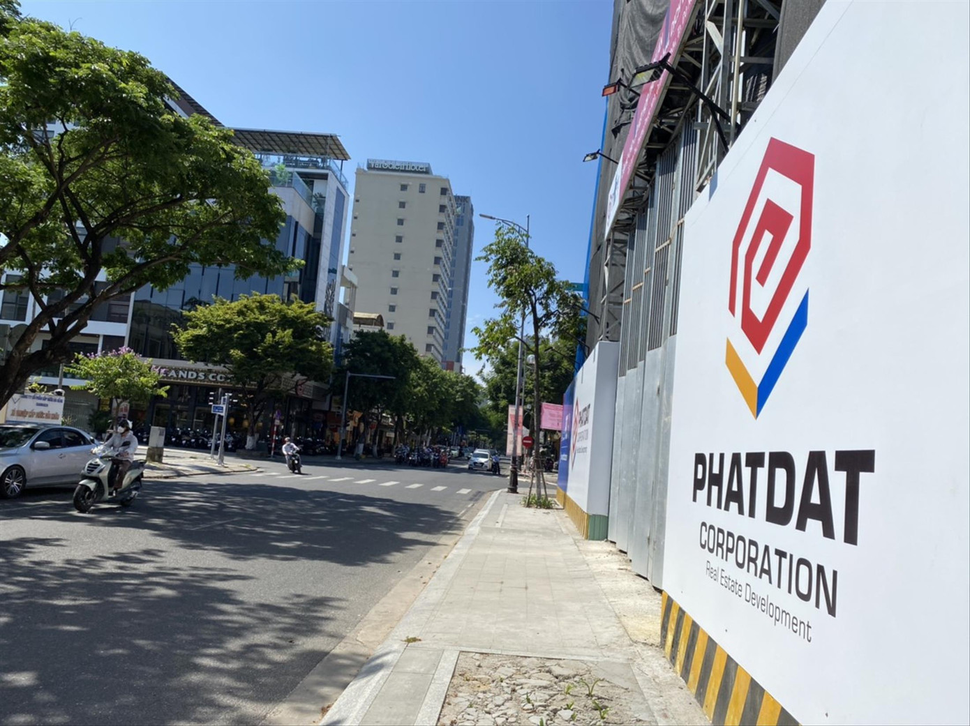 Giá cổ phiếu giảm sâu, Công ty CP Phát triển bất động sản Phát Đạt phải bổ sung thêm cổ phiếu làm tài sản đảm bảo Giá cổ phiếu giảm sâu, Công ty CP Phát triển bất động sản Phát Đạt phải bổ sung thêm cổ phiếu làm tài sản đảm bảo