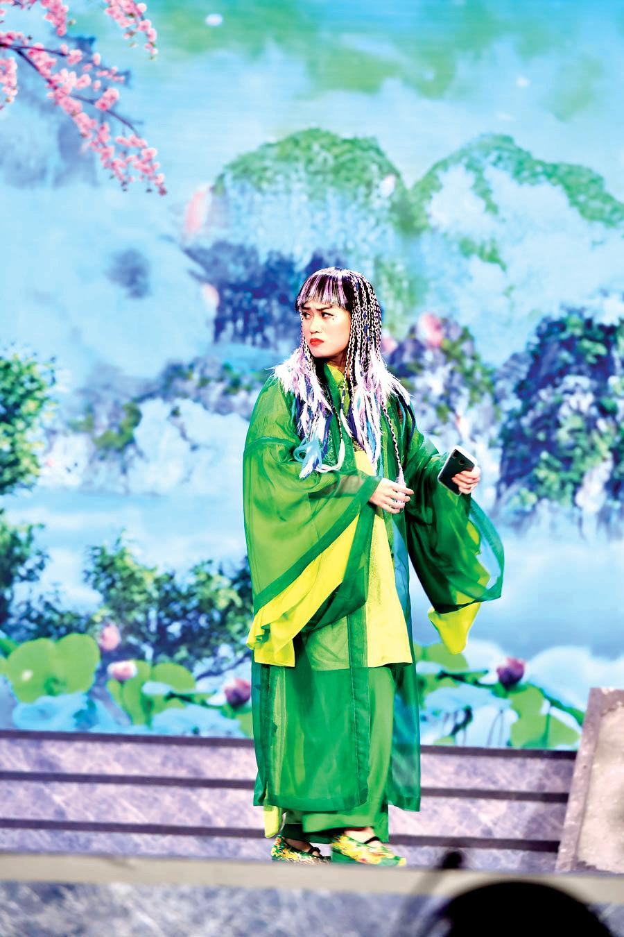 Trang phục “Con sâu rau” trên sân khấu Táo quân