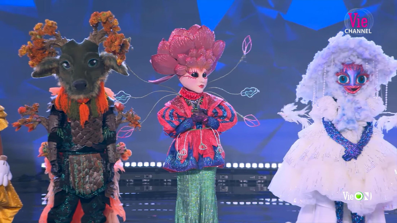 Những bộ phục trang kỳ công góp phần làm nên sức hút của chương trình. Ảnh chụp màn hình