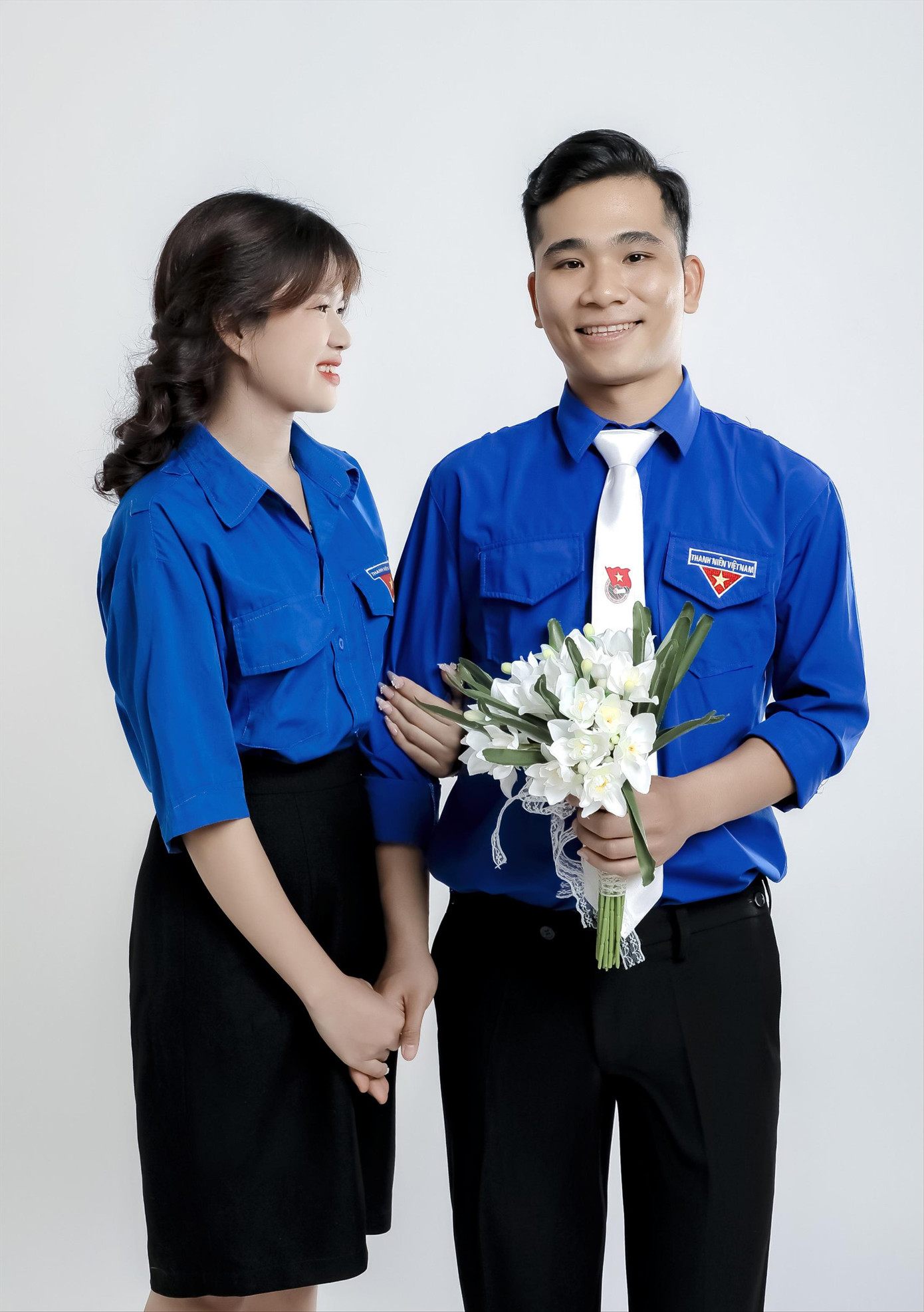 Vợ chồng Nguyễn Quang Sĩ và Vy Thị Thu Hiền ở xã Bom Bo, huyện Bù Đăng, Bình Phước. Ảnh: NVCC Vợ chồng Nguyễn Quang Sĩ và Vy Thị Thu Hiền ở xã Bom Bo, huyện Bù Đăng, Bình Phước. Ảnh: NVCC