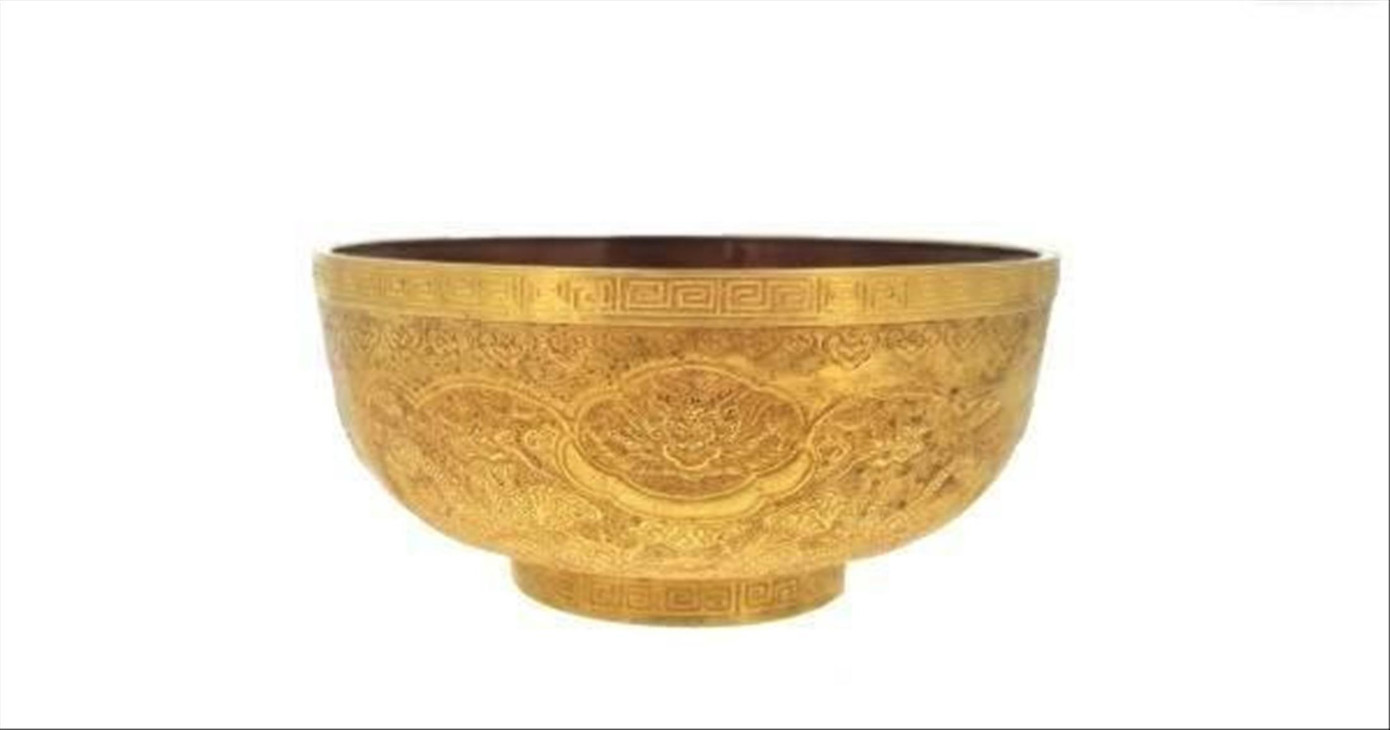 Chiếc bát vàng thời vua Khải Định được đấu giá với mức 680 nghìn euro (tương đương 16,7 tỷ đồng) vào ngày 31/10 tại nhà đấu giá Millon (Pháp) Chiếc bát vàng thời vua Khải Định được đấu giá với mức 680 nghìn euro (tương đương 16,7 tỷ đồng) vào ngày 31/10 tại nhà đấu giá Millon (Pháp)
