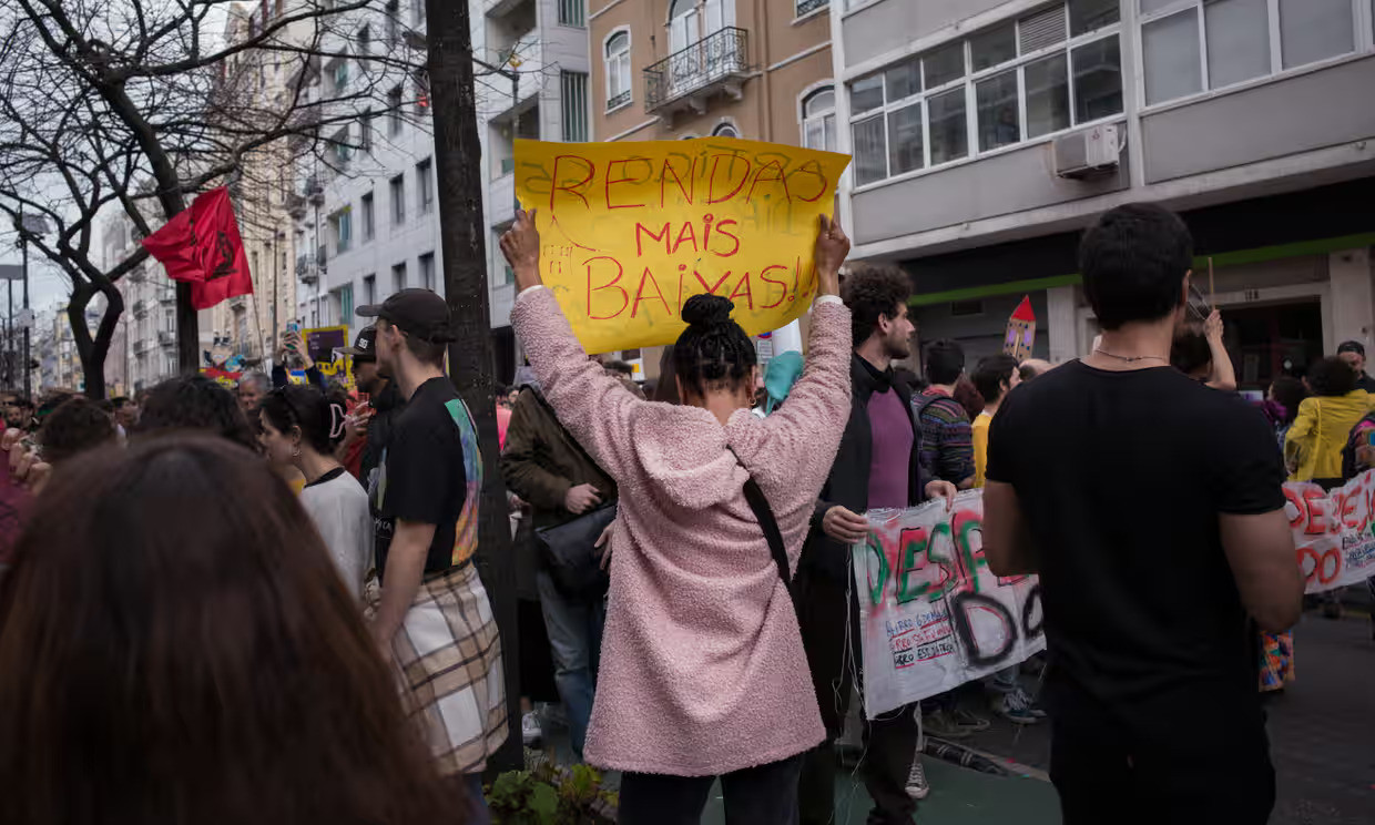 Người dân biểu tình vấn đề khủng hoảng nhà ở tại Lisbon, vào tháng Tư này