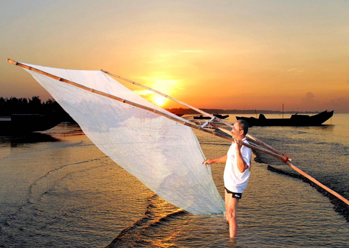 Lão ngư Bùi Xuân Lộc khẳng định “ngửi” thấy mùi đàn tép khi đứng trên bờ Lão ngư Bùi Xuân Lộc khẳng định “ngửi” thấy mùi đàn tép khi đứng trên bờ