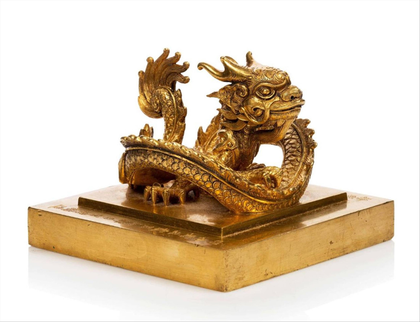 Ấn vàng Hoàng đế chi bảo