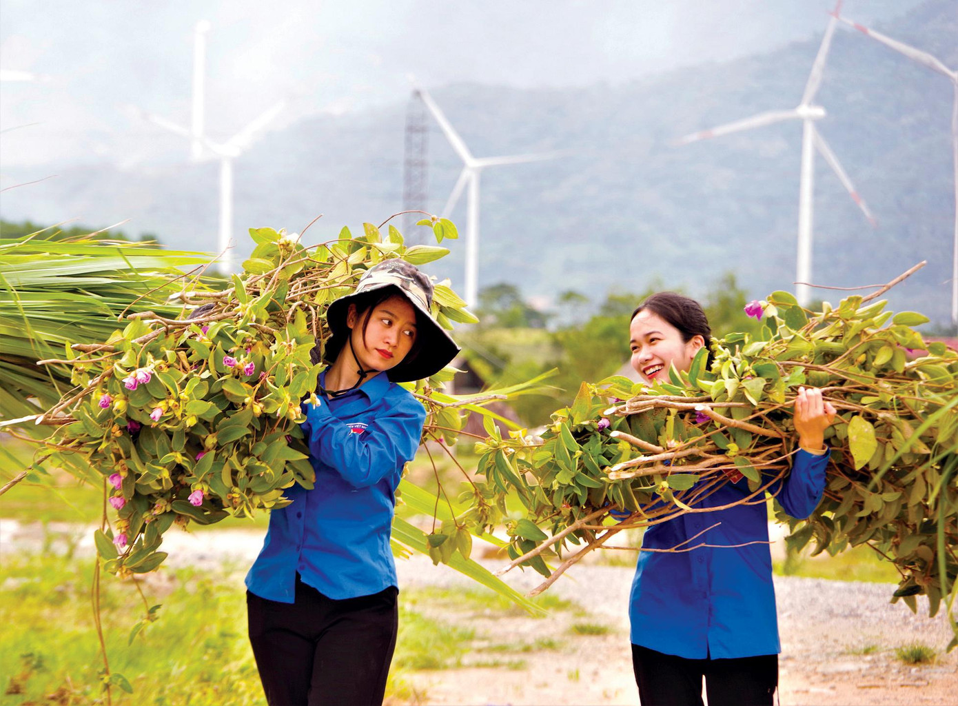 Niềm vui cống hiến sức trẻ của nữ TTTTN ở Đoàn KT-QP 337 trong Chiến dịch Hè tình nguyện 2022