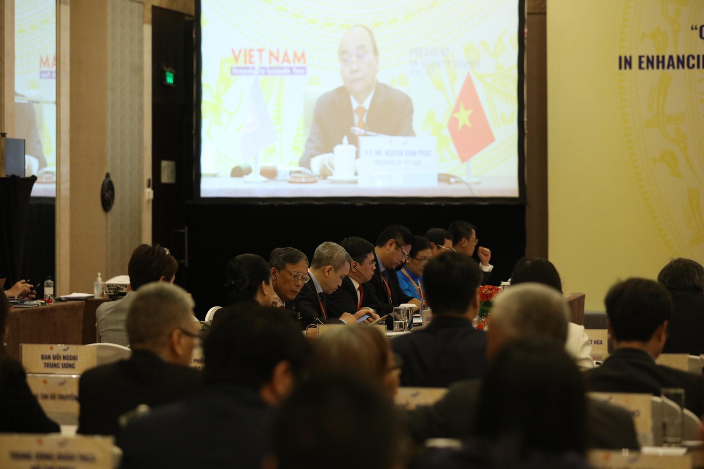 Đại diện các quốc gia và tổ chức tham dự phiên thảo luận trực tuyến từ Hà Nội - ảnh: Như Ý