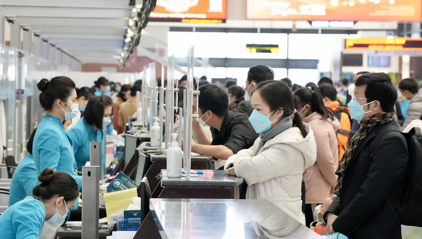 Du lịch dịp Tết Nguyên đán vừa qua tăng cao cho thấy cơ hội mở cửa đón khách quốc tế. Ảnh sân bay Nội Bài những ngày cuối kỳ nghỉ Tết vừa qua Ảnh: PT