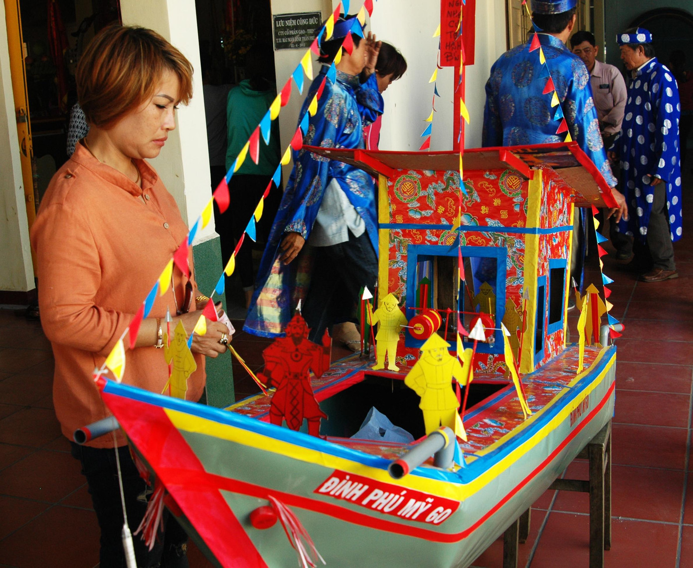 Chiếc thuyền thiêng được thờ trong đình Phú Mỹ