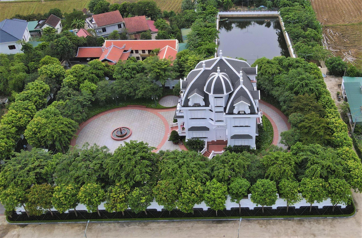 Biệt phủ của bà Từ Thị Loan (mẹ Thiếu tướng Phạm Bá Hiền) tại Hà Tĩnh