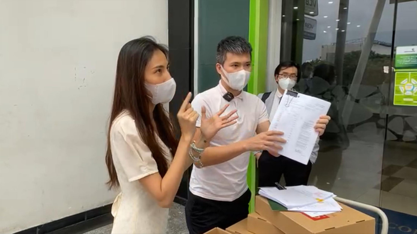 Công Vinh-Thủy Tiên tuyên bố khởi kiện những người vu khống Ảnh: TRẦN NGUYÊN ANH