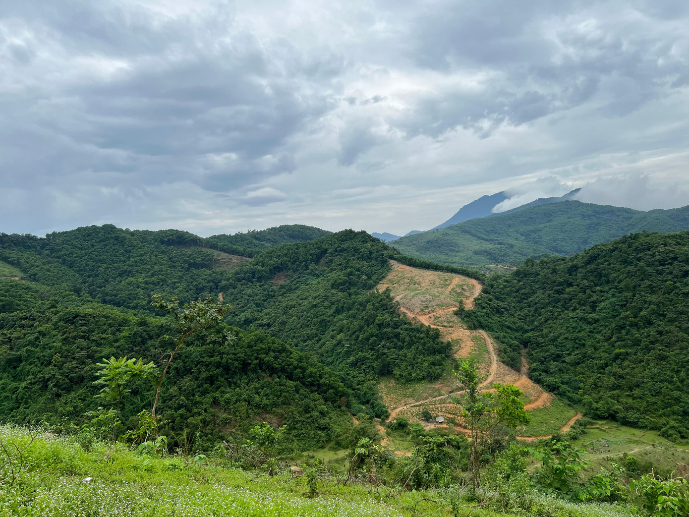 Ở Hòa Bình có 1 xã nghèo nhưng quy hoạch 5 sân golf, núi đồi nham nhở