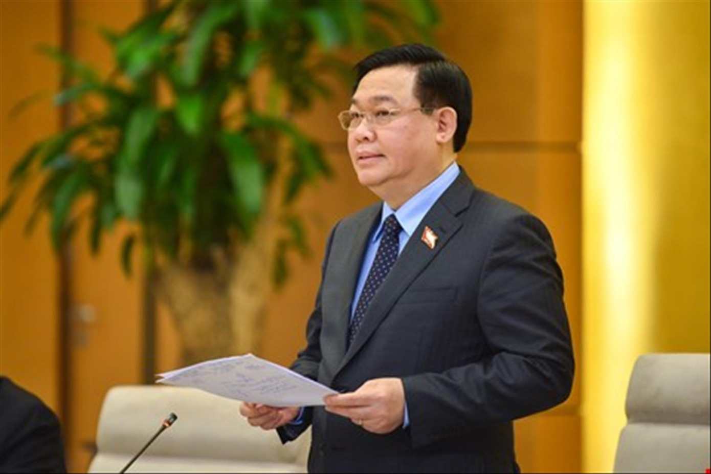 Chủ tịch Quốc hội Vương Đình Huệ phát biểu tại phiên họp ngày 24/3 Ảnh: Như Ý