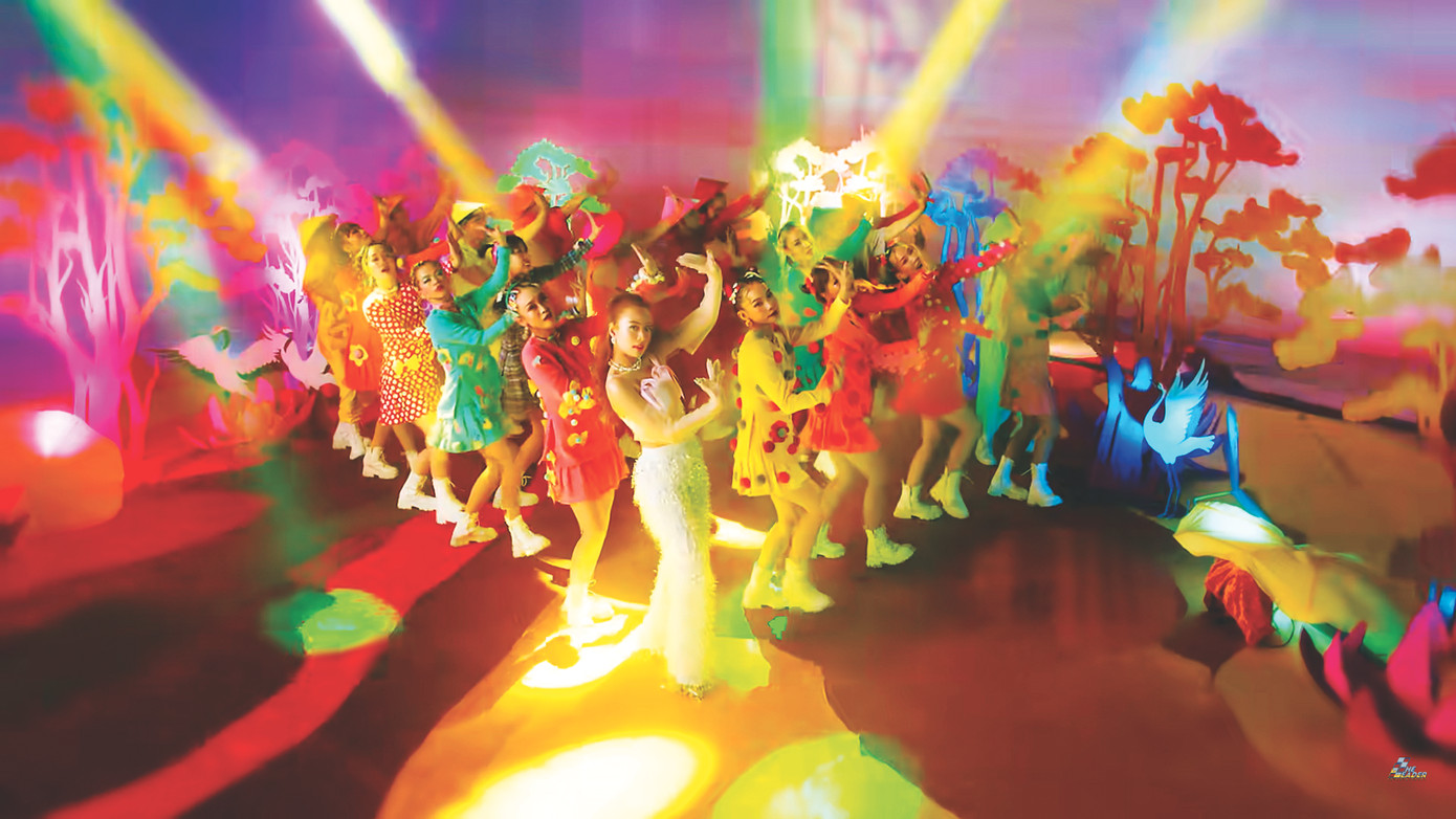 Cảnh trong MV See tình của Hoàng Thùy Linh. Ảnh: CMH