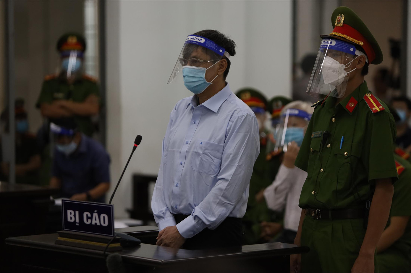 Bị cáo Lê Đức Vinh, cựu Chủ tịch UBND tỉnh Khánh Hòa Ảnh: CÔNG HOAN Bị cáo Lê Đức Vinh, cựu Chủ tịch UBND tỉnh Khánh Hòa Ảnh: CÔNG HOAN