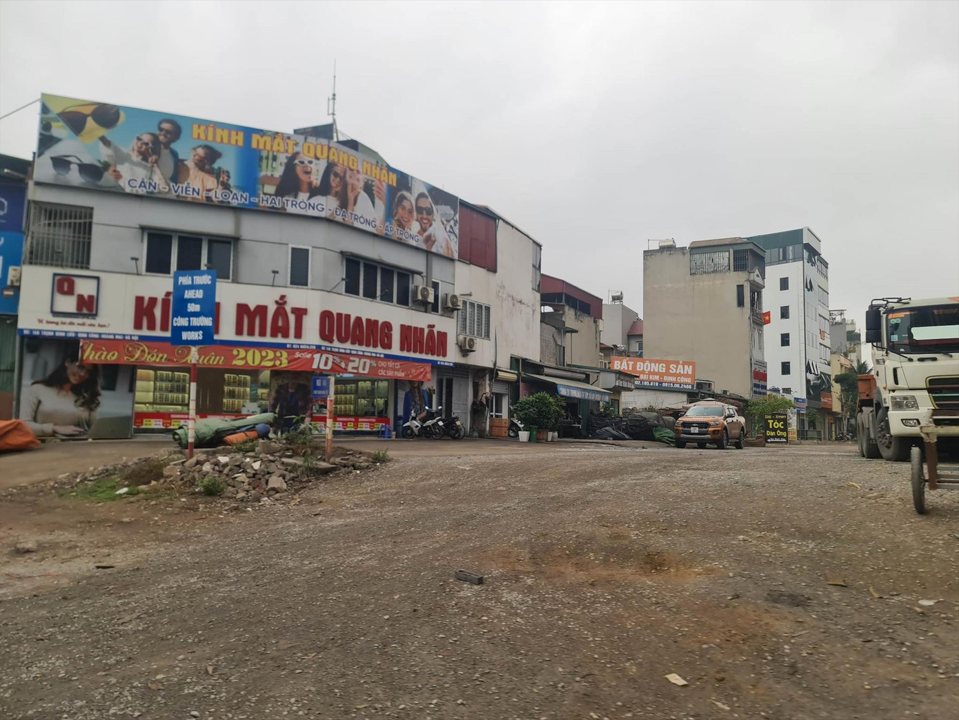 Đất đối ứng làm dự án Khu đô thị mới Đại Kim - Định Công hiện vẫn là nơi sinh sống của người dân nhưng đã bị bán rầm rộ. Ảnh: Trần Hoàng