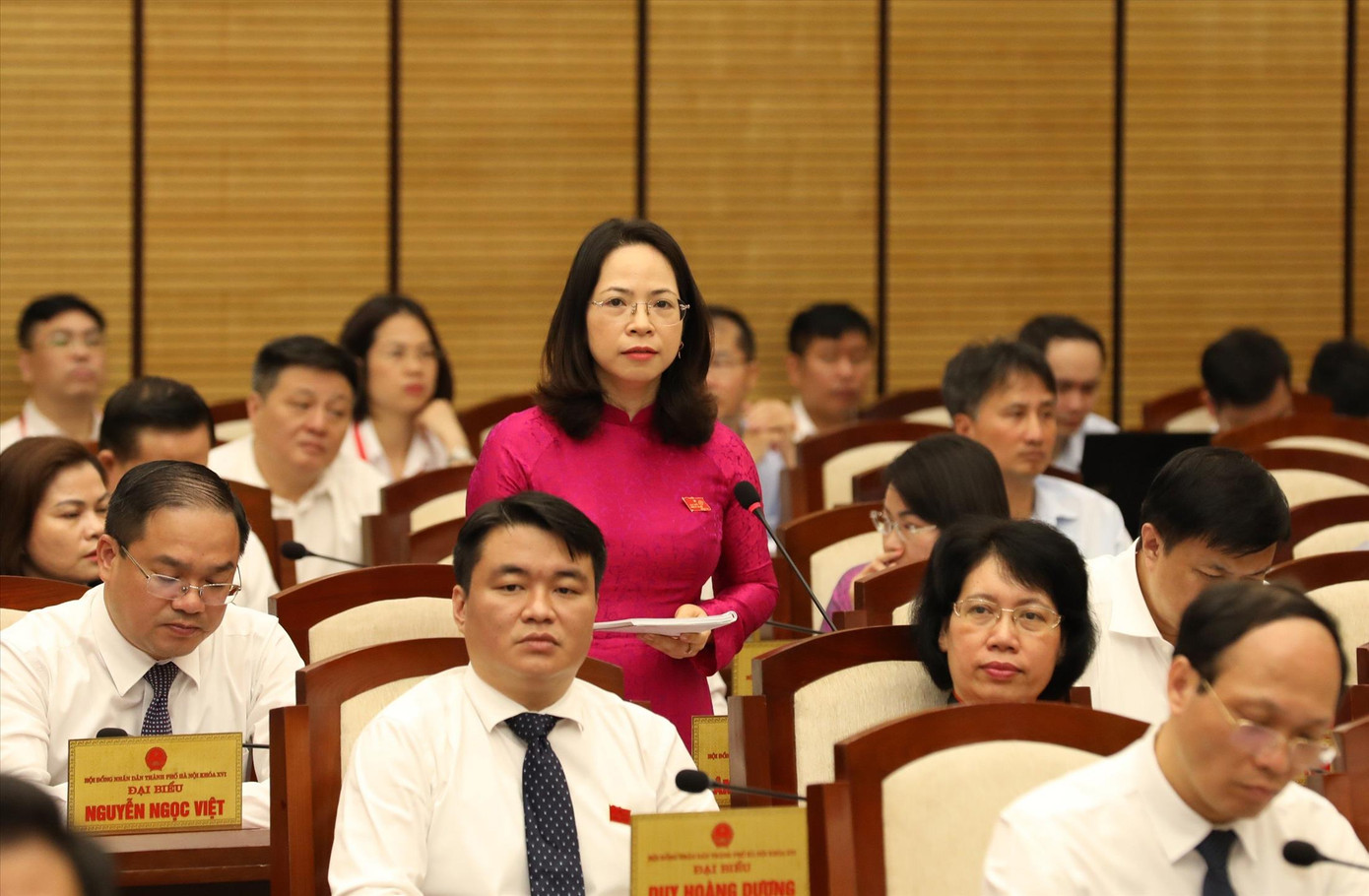 Phiên chất vấn của Thường trực HĐND TP Hà Nội ngày 12/5. Phiên chất vấn của Thường trực HĐND TP Hà Nội ngày 12/5.