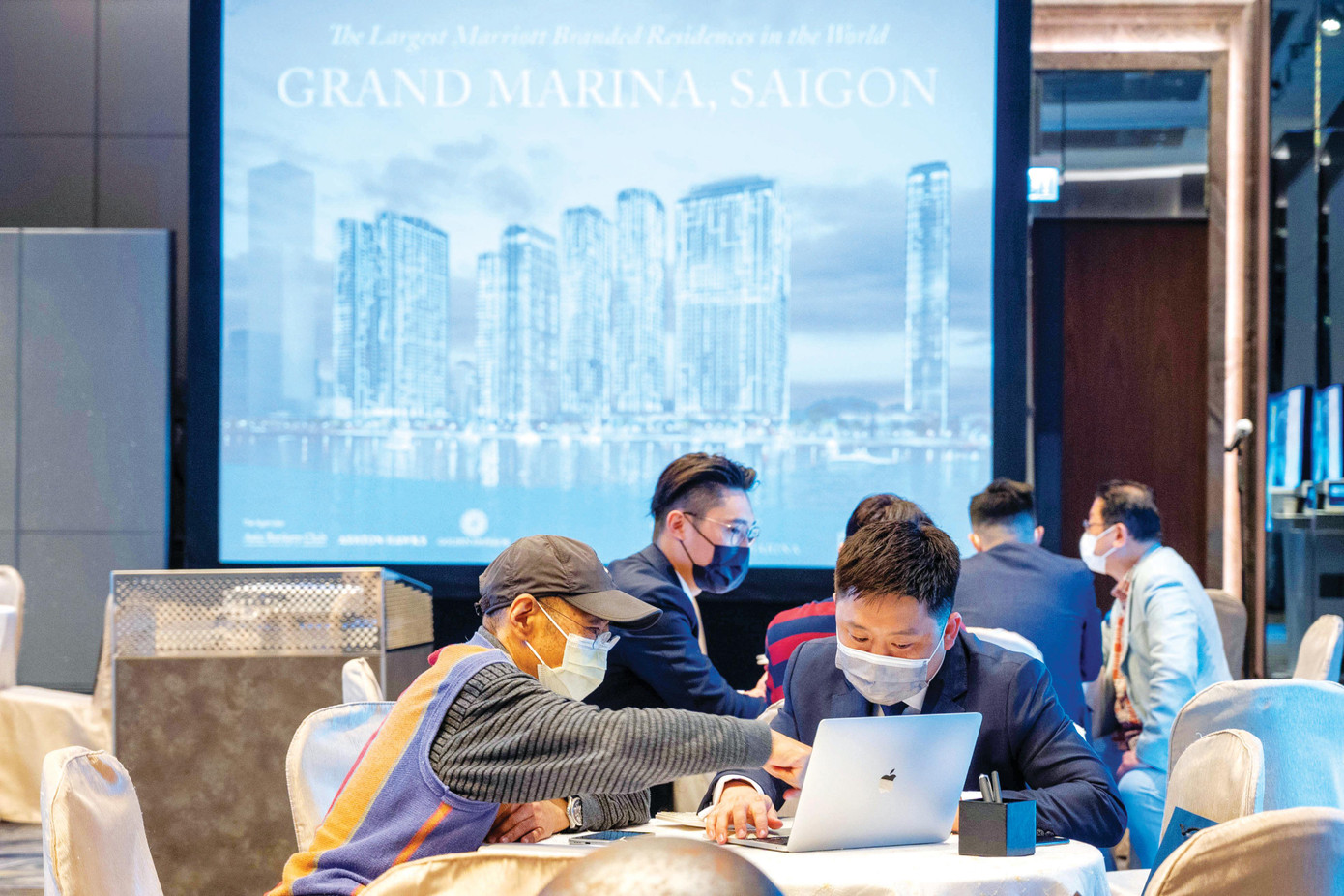 Nhiều khách hàng đã đưa ra quyết định đầu tư vào Grand Marina dù chưa có cơ hội đến tham quan dự án hay nhà mẫu