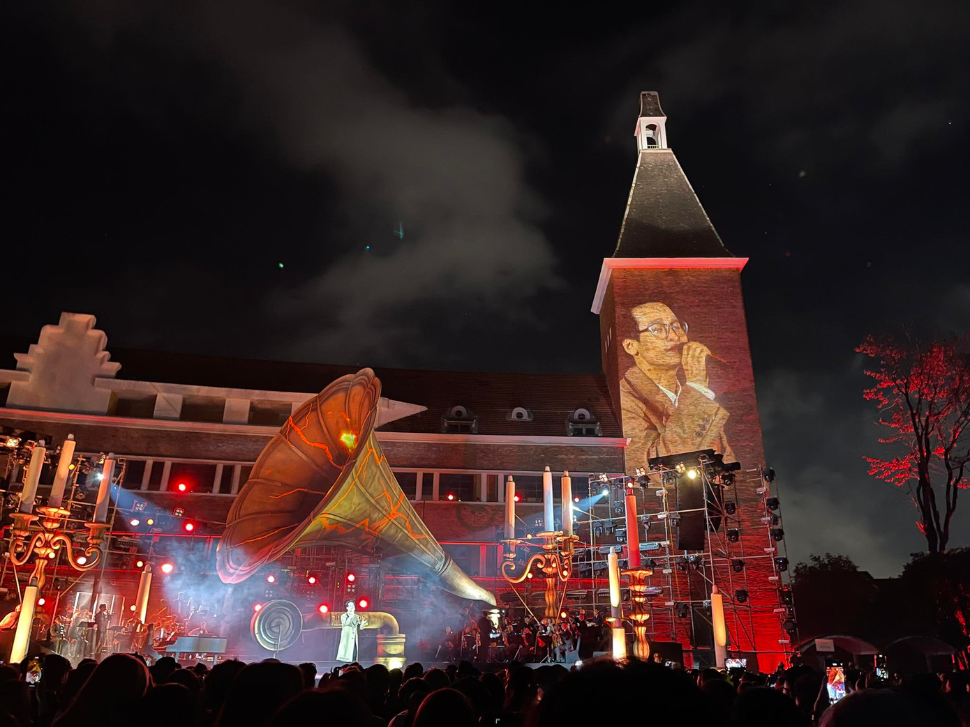 Đêm nhạc Hà Anh Tuấn tại Trường Cao đẳng Sư phạm Đà Lạt