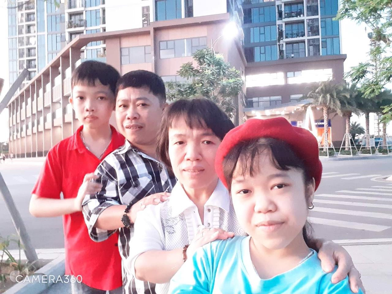 Gia đình chị Linh - anh Trạng. Ảnh: NVCC