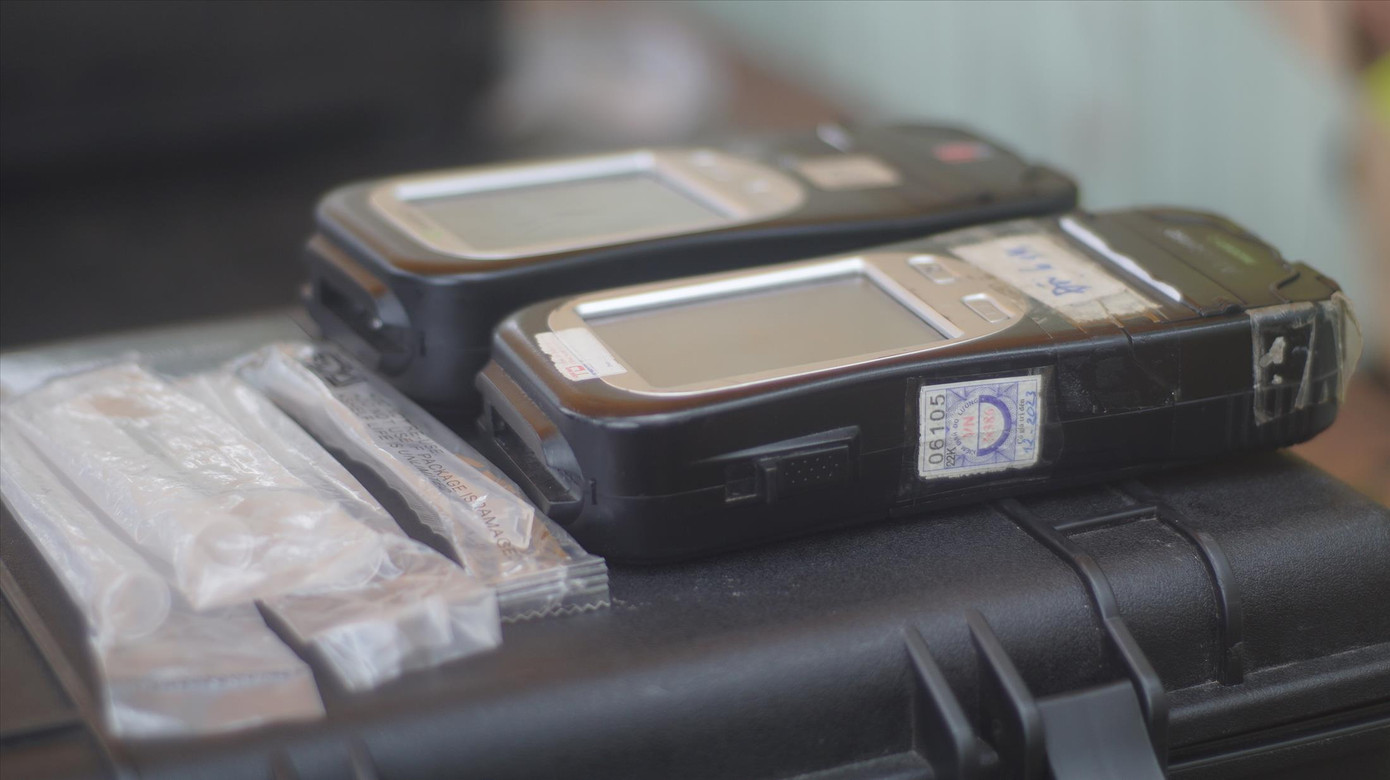 Máy đo nồng độ cồn được dán tem kiểm định Máy đo nồng độ cồn được dán tem kiểm định