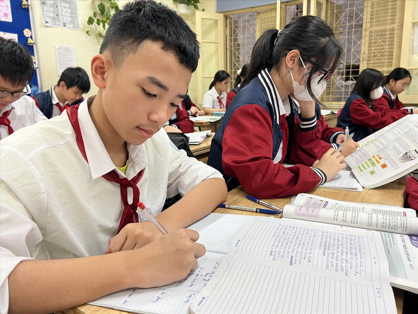 Kỳ thi lớp 10 Hà Nội căng thẳng vì chỉ có hơn 55% học sinh có suất học trường công lập Kỳ thi lớp 10 Hà Nội căng thẳng vì chỉ có hơn 55% học sinh có suất học trường công lập