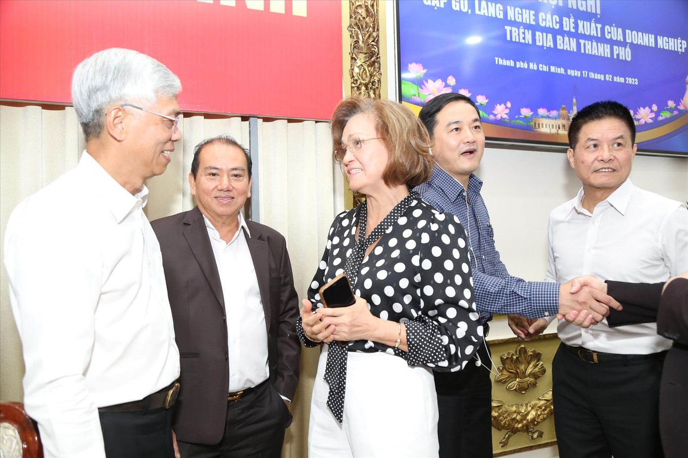 Chính quyền TPHCM chú trọng gặp gỡ, lắng nghe người dân, doanh nghiệp để nâng cao hiệu quả công vụ. Ảnh: NGÔ TÙNG Chính quyền TPHCM chú trọng gặp gỡ, lắng nghe người dân, doanh nghiệp để nâng cao hiệu quả công vụ. Ảnh: NGÔ TÙNG