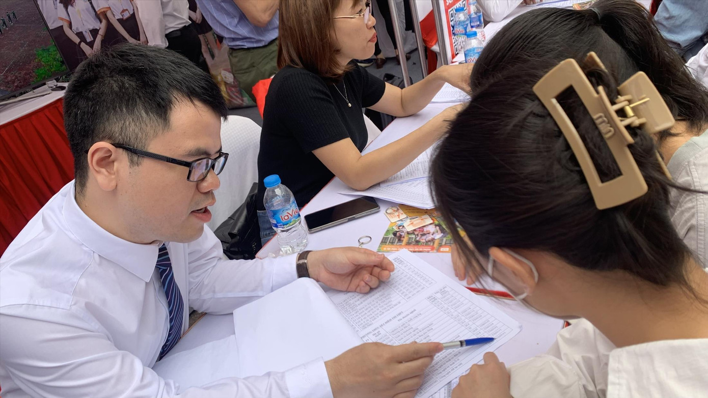 Ngày hội tư vấn tuyển sinh tháng 3/2023. Ảnh: Nghiêm Huê