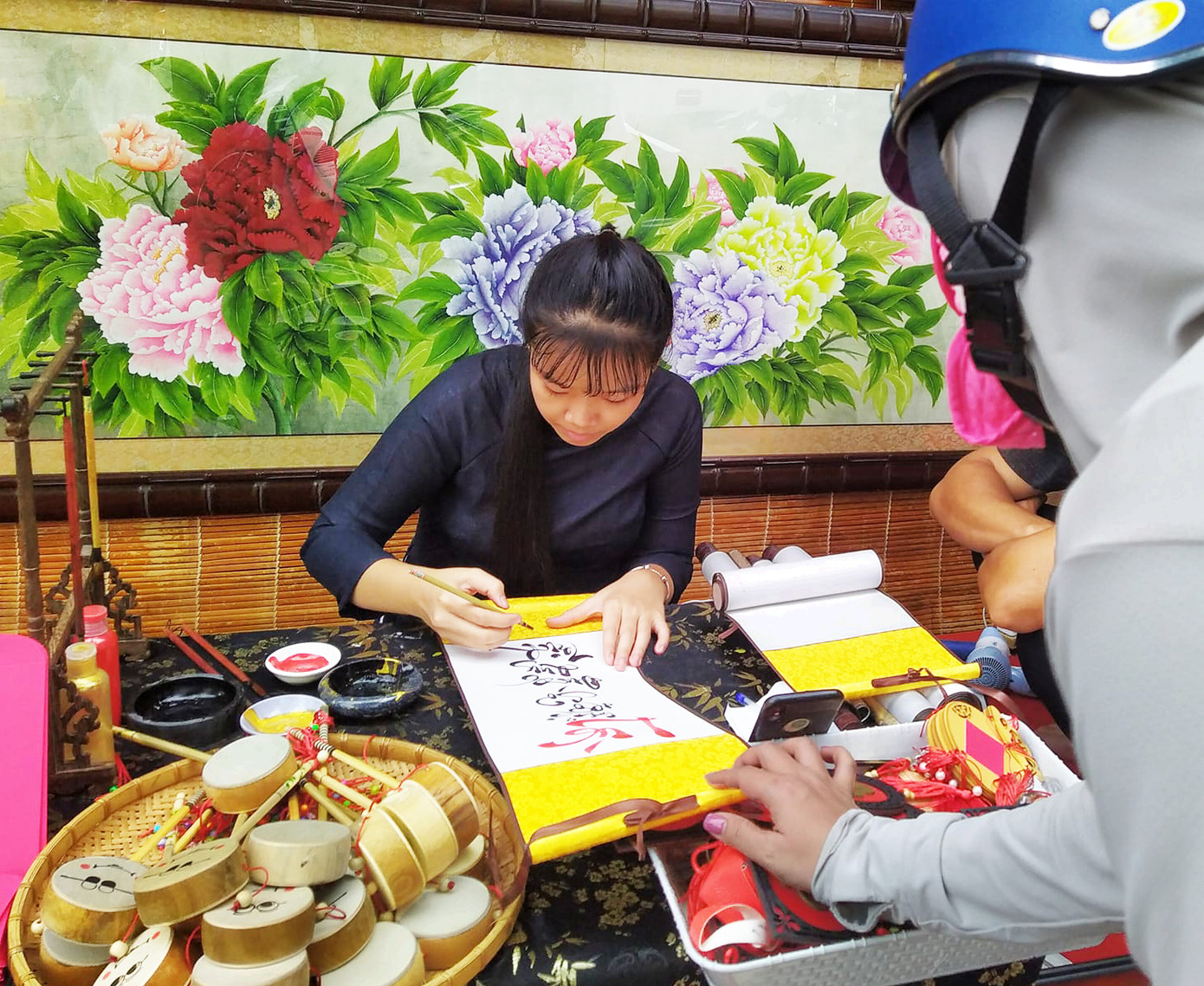 Cô đồ cho chữ. Cô đồ cho chữ.