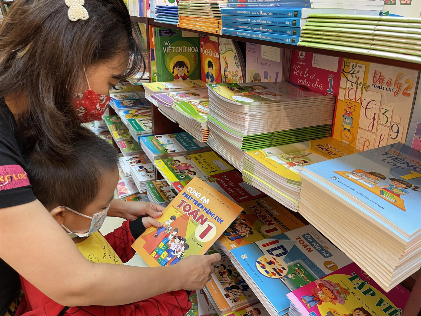 Xuất bản SGK cần nghĩ đến cơ hội tiếp cận sách của các đối tượng học sinh Ảnh: Như Ý Xuất bản SGK cần nghĩ đến cơ hội tiếp cận sách của các đối tượng học sinh Ảnh: Như Ý