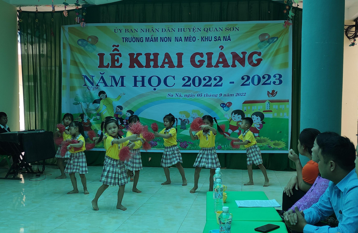 Lễ khai giảng năm học mới 2022-2023 tại trường mầm non Na Mèo, huyện Quan Sơn, tỉnh Thanh Hóa. Đây là trường vẫn còn thiếu giáo viên