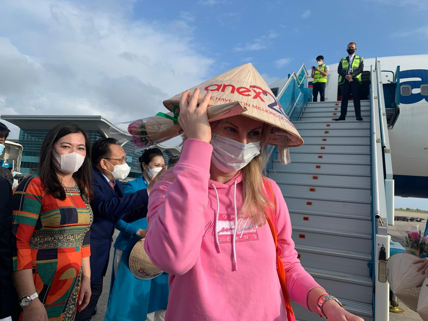 Khách du lịch nước ngoài đến Việt Nam sau khi thí điểm mở cửa du lịch. Ảnh: PT