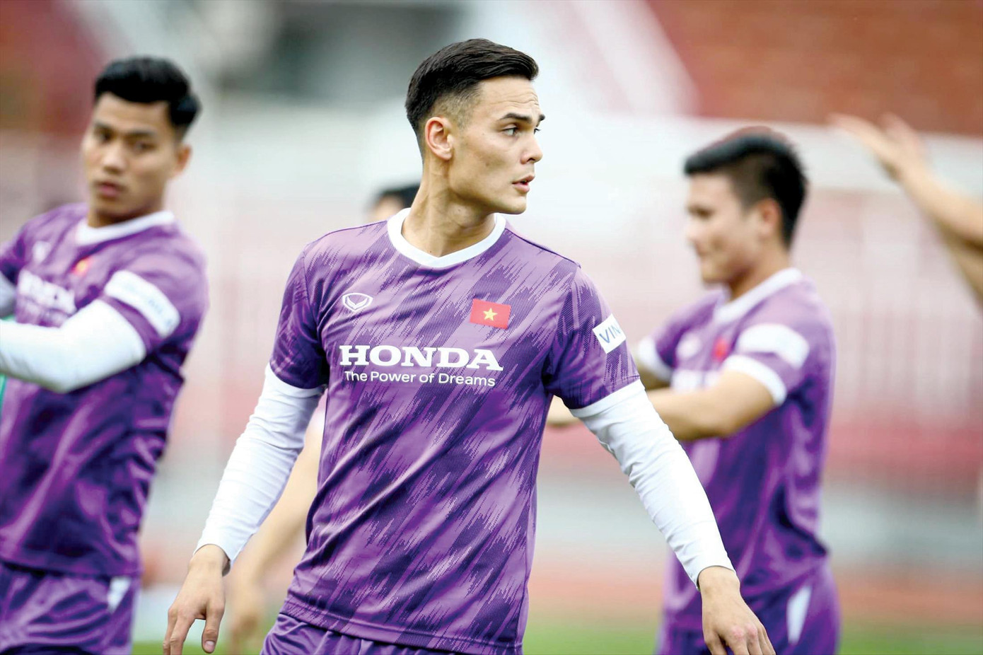 Adriano Schmidt đã có lần đầu ra sân trong màu áo đội tuyển quốc gia Việt Nam ảnh: Anh Đoàn Adriano Schmidt đã có lần đầu ra sân trong màu áo đội tuyển quốc gia Việt Nam ảnh: Anh Đoàn