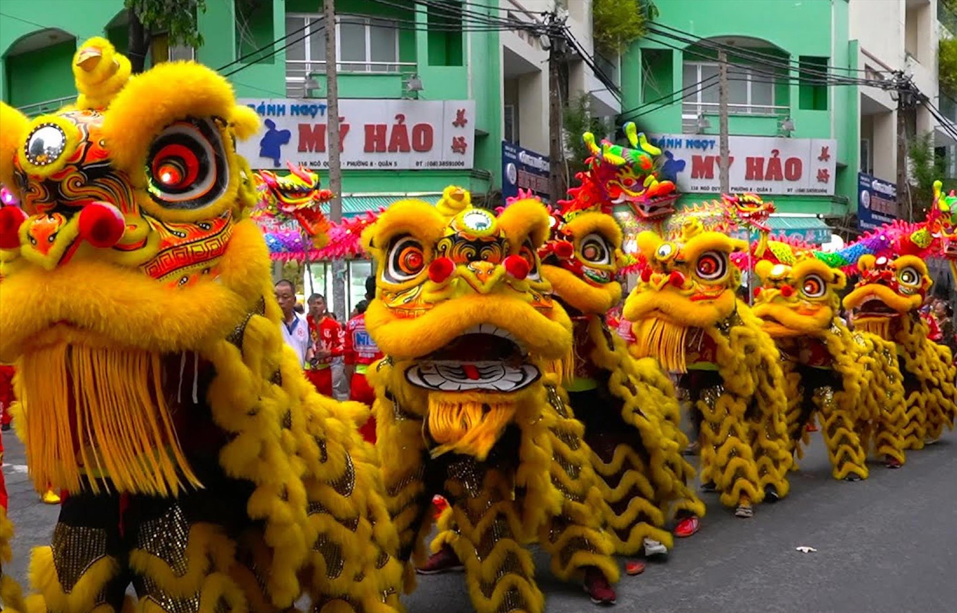 Múa Lân - Sản phẩm du lịch đặc trưng tại quận 5 rất phù hợp với du khách Trung Quốc Múa Lân - Sản phẩm du lịch đặc trưng tại quận 5 rất phù hợp với du khách Trung Quốc