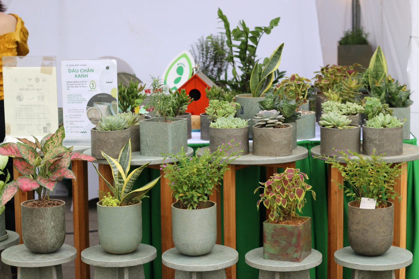 Các sản phẩm được tái chế từ vỏ hộp sữa giấy