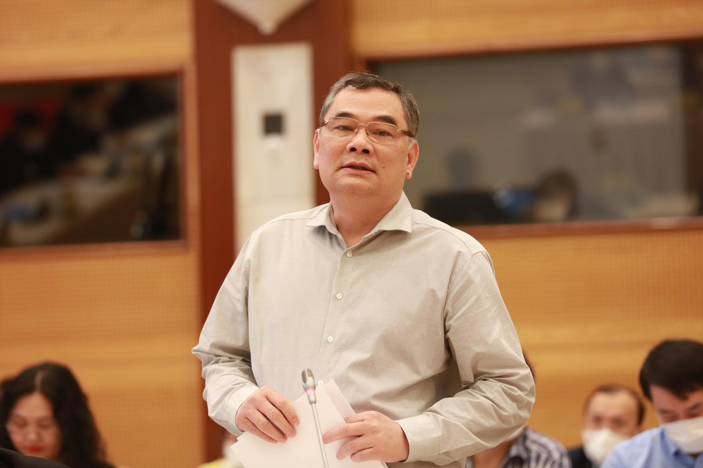 Trung tướng Tô Ân Xô, Chánh Văn phòng Bộ Công an tại cuộc họp báo ngày 4/4 Trung tướng Tô Ân Xô, Chánh Văn phòng Bộ Công an tại cuộc họp báo ngày 4/4