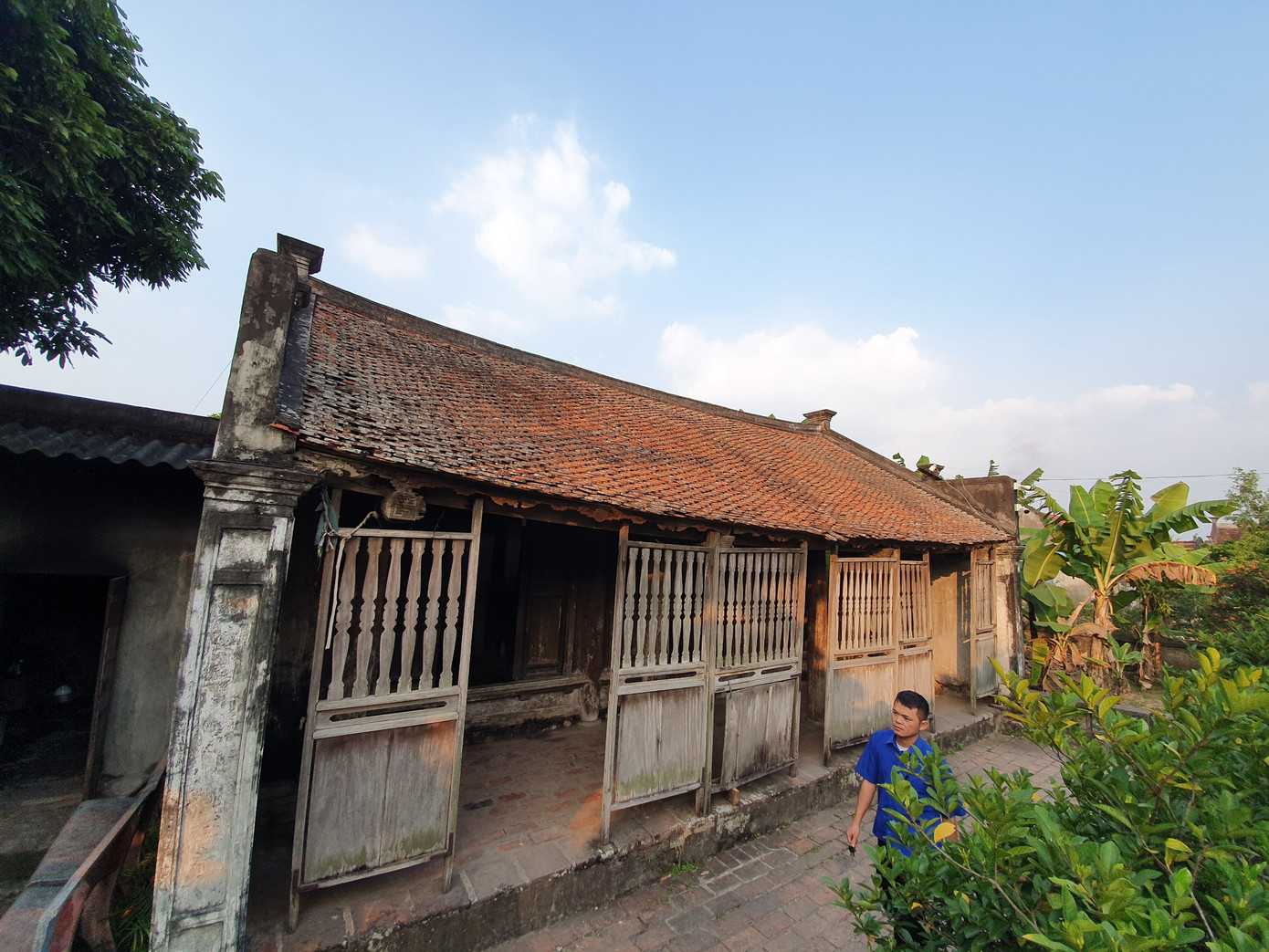 Nhà Bá Kiến Nhà Bá Kiến