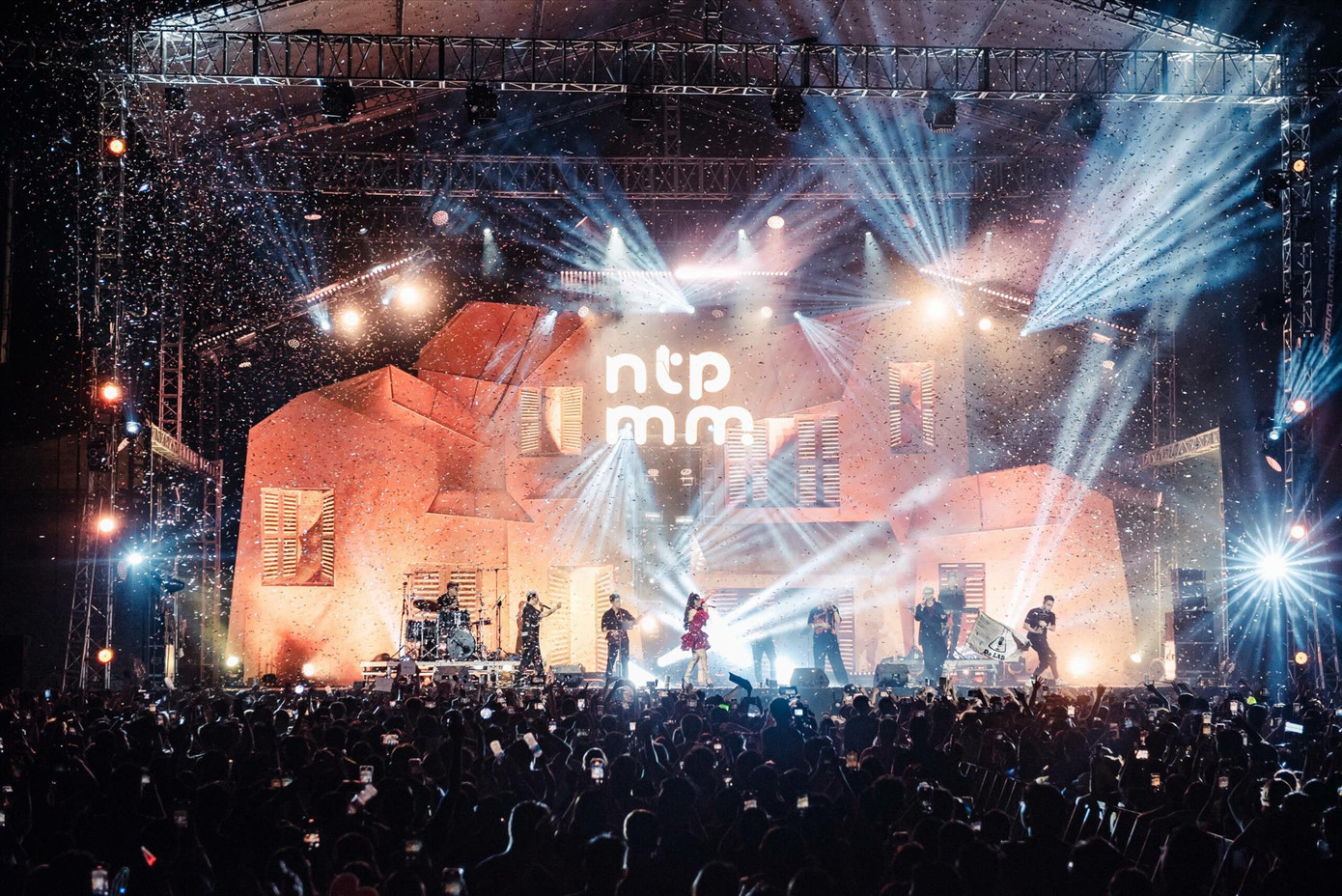 Hà Nội thiếu những không gian biểu diễn nghệ thuật ngoài trời hấp dẫn Hà Nội thiếu những không gian biểu diễn nghệ thuật ngoài trời hấp dẫn