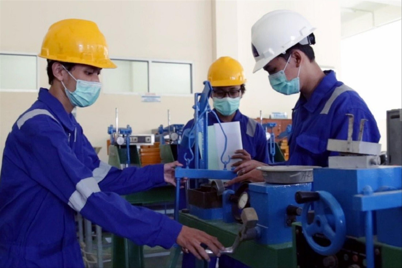 Giờ học thực hành của học viên Giờ học thực hành của học viên