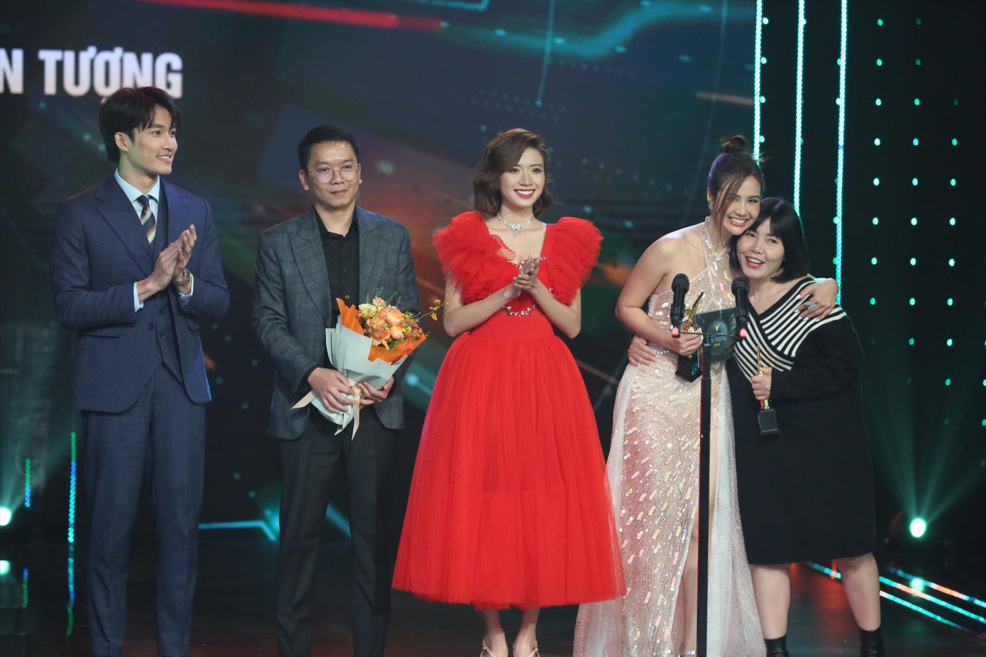 Thương ngày nắng về được xướng tên ở hạng mục Phim truyền hình ấn tượng Ảnh: TRỌNG TÀI Thương ngày nắng về được xướng tên ở hạng mục Phim truyền hình ấn tượng Ảnh: TRỌNG TÀI