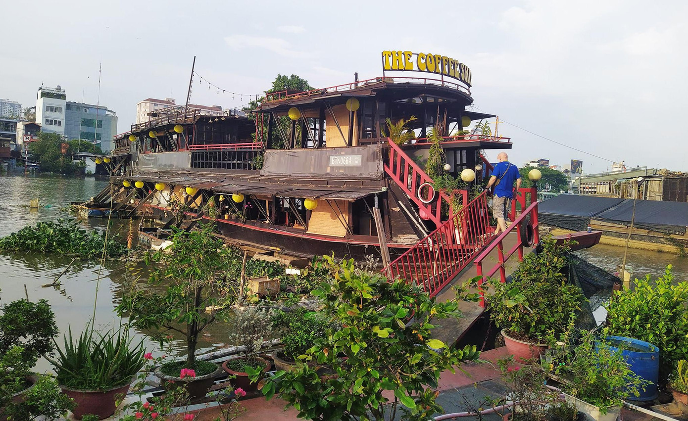 Quán cà phê thuyền trên sông trở thành điểm đến độc đáo Ảnh: Trần Nguyễn Anh