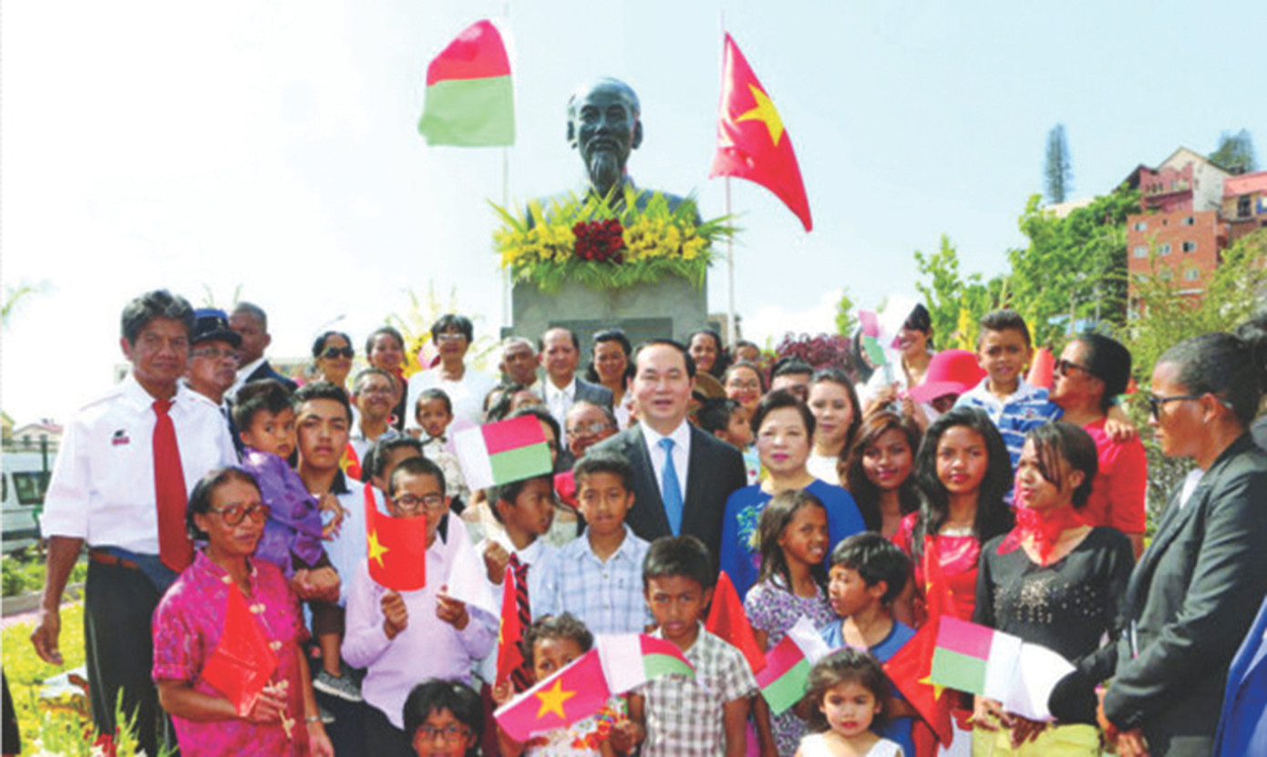 Tượng Bác Hồ ở thủ đô Madagascar Tượng Bác Hồ ở thủ đô Madagascar