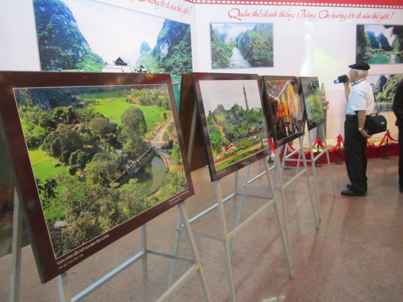 Triển lãm tranh ảnh