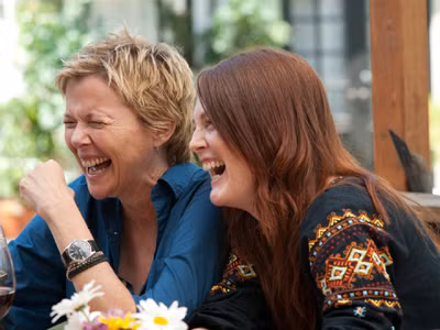 Annette Bening và Julianne Moore có vai diễn thuyết phục trong The Kids are all right